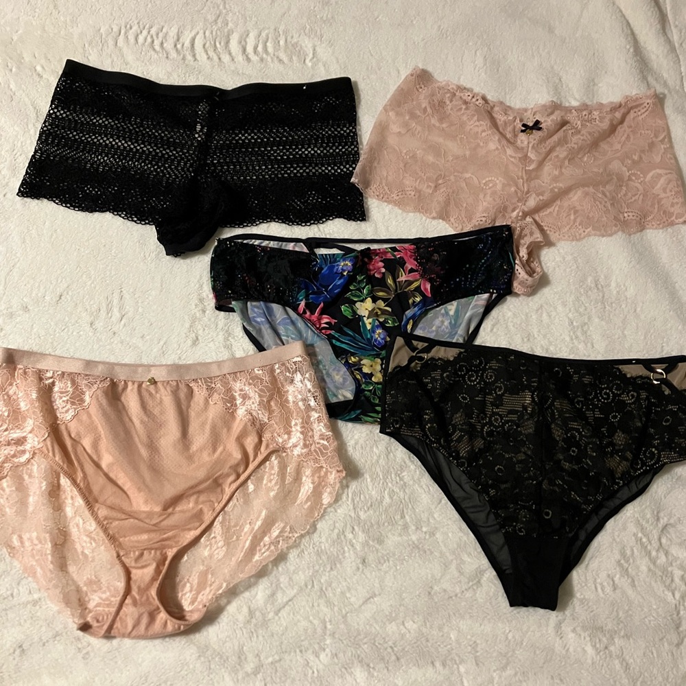 Pretty size 18-20 Cacique Lane Bryant panty bundle